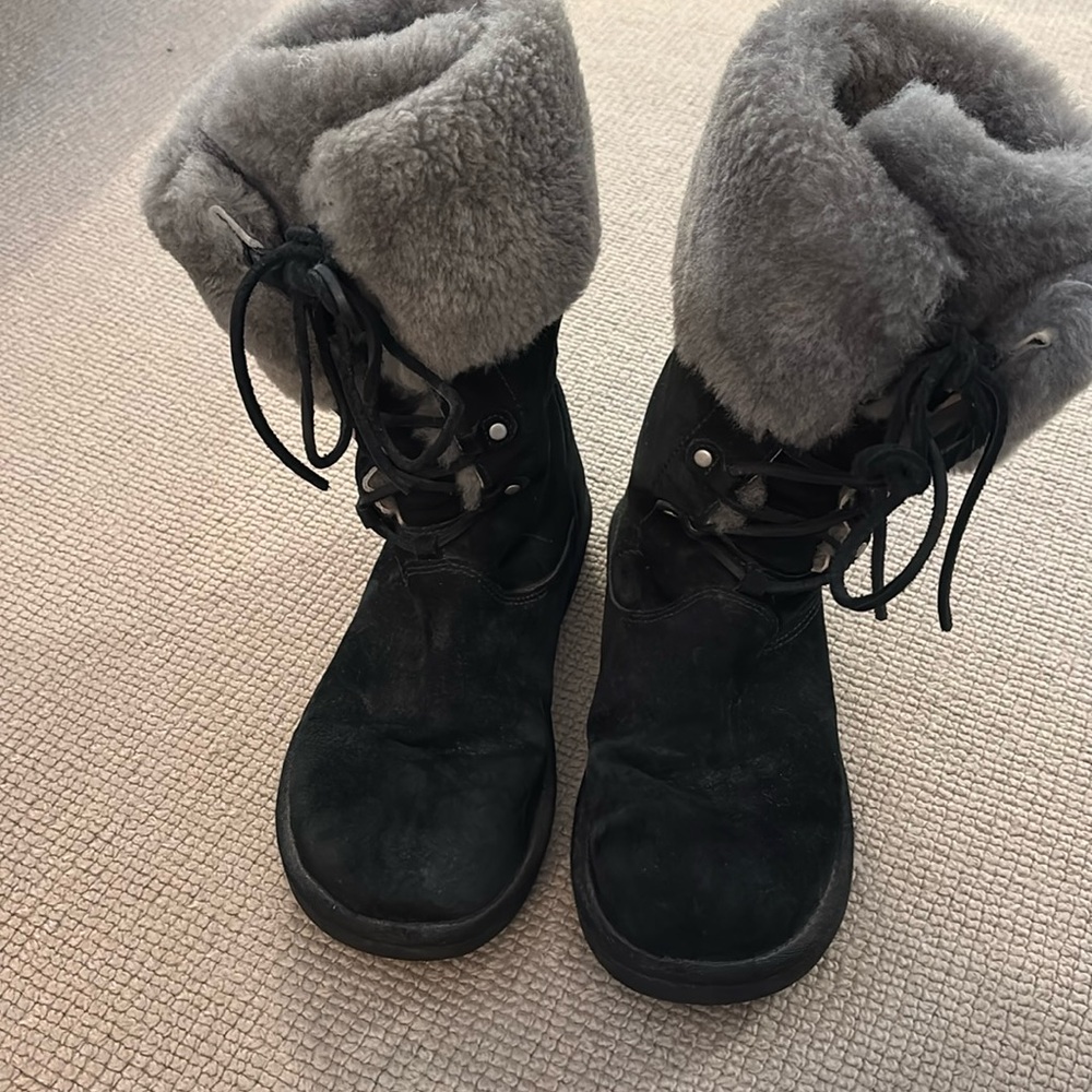 UGG Boots Lace Up Black Gray Suede Outer Sheep Inner